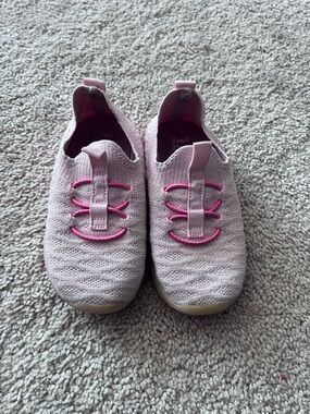 Kids Slip-On Knit Sneakers in Light Pink